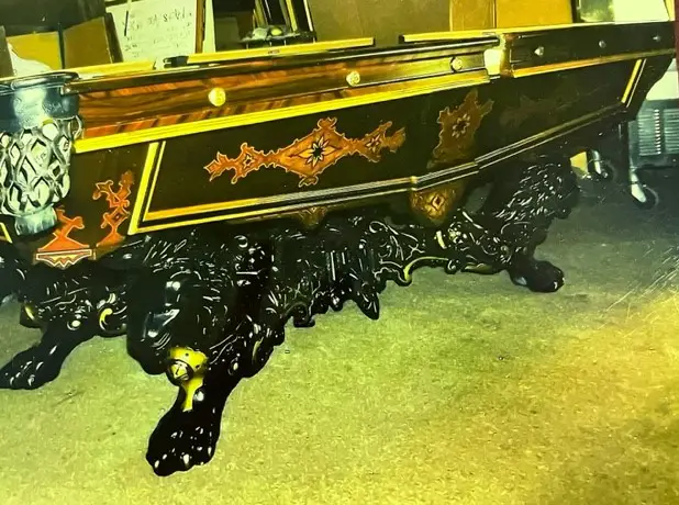 side view photo of monarch pool table