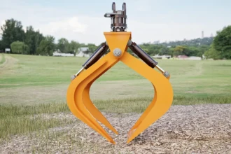 extended cylinders on logging grapple
