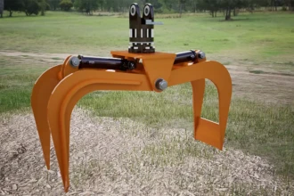 side view of logging grapple