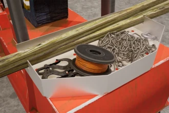 forklift tray with dunnage and chains